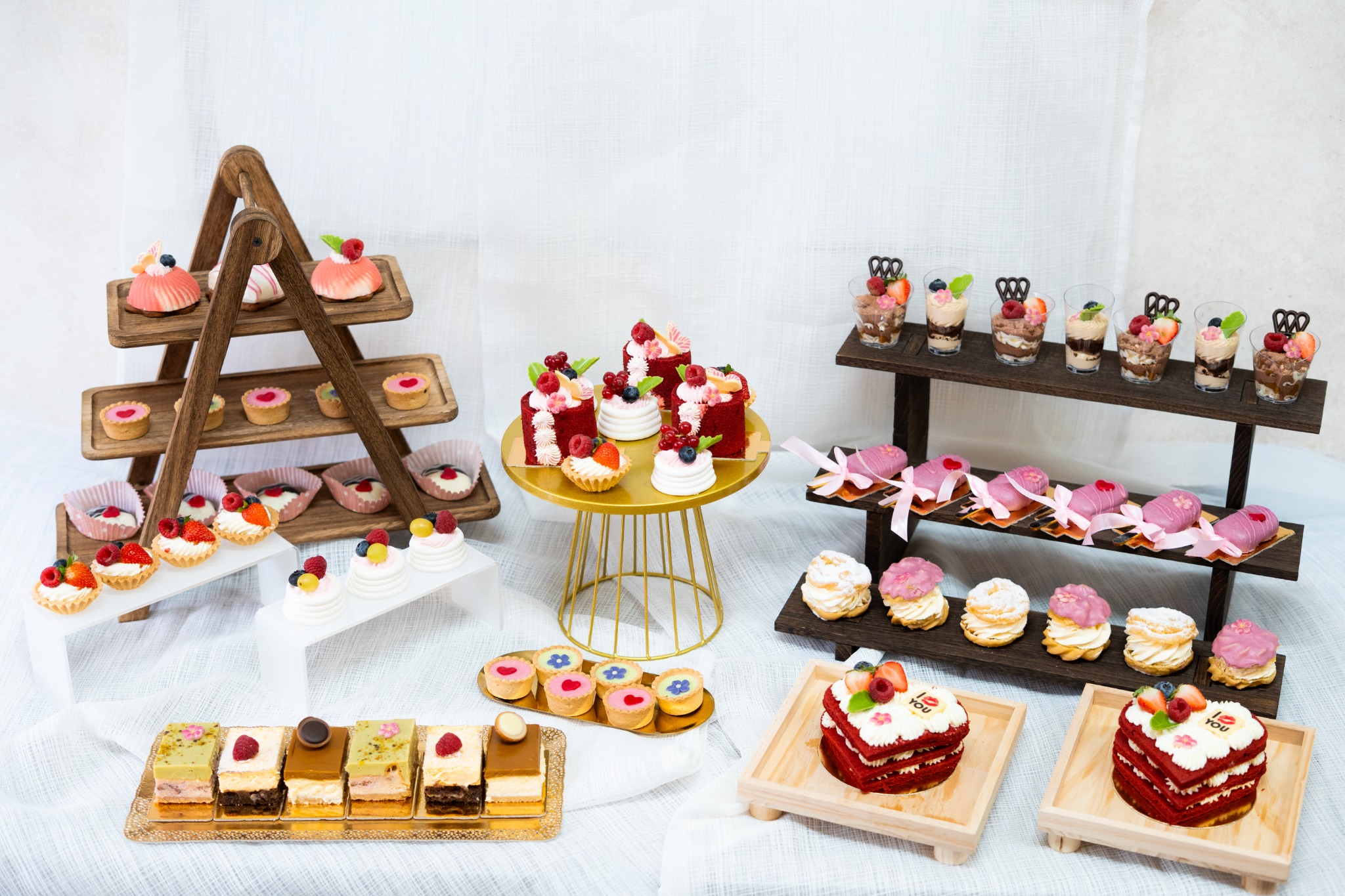 Ponuka cupcake stôl cukráreň Domáca chuť Dolný Kubín - Ružomberok DomacaChut.sk sladký bufet cupcake stôl 05
